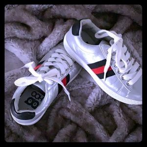 Kids unisex silver sneakers